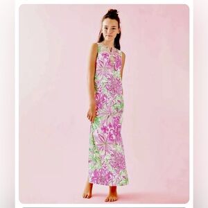 Lilly Pulitzer Carlotta maxi dress. All over print. Zipper on back. Gold accents